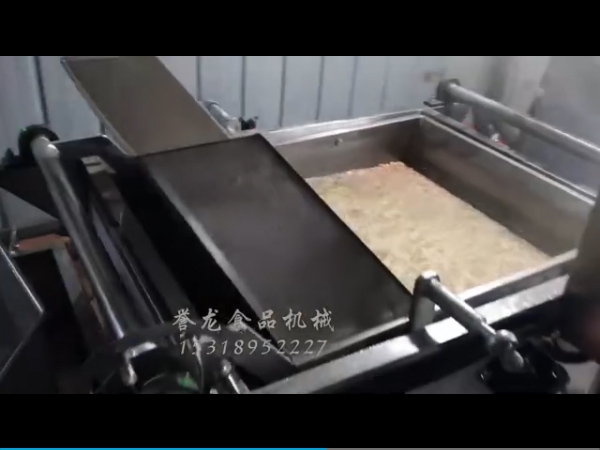 花生米油炸鍋,、酒鬼花生設(shè)備,、麻辣花生設(shè)備